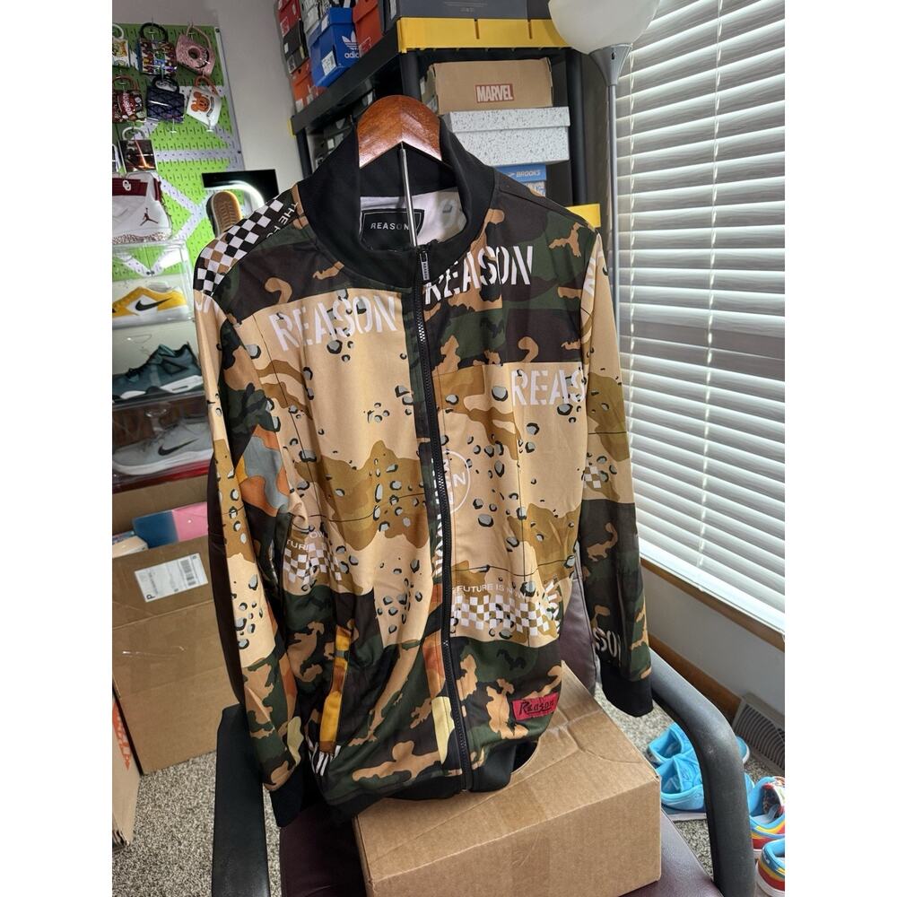 Size Large Reason Zip up Jacket